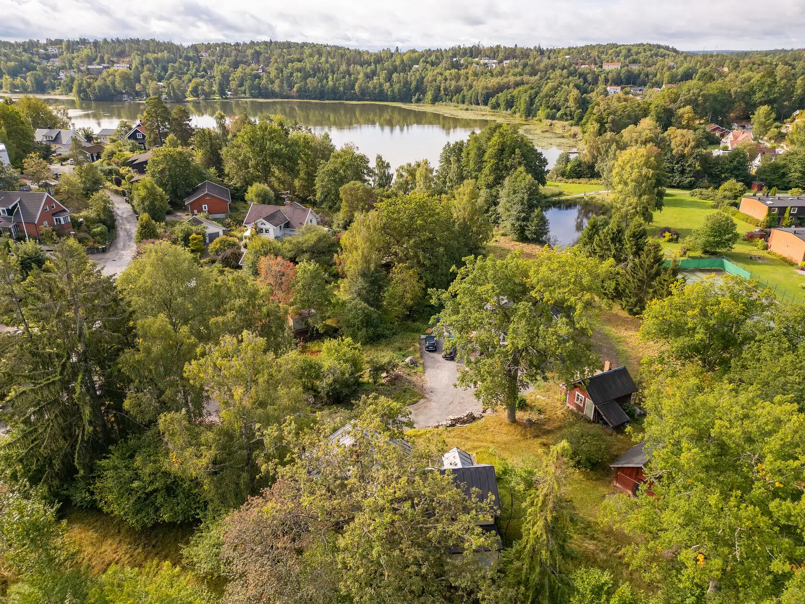 Bild 1 av 15 på Sjöviksvägen 4