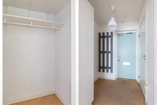 Bild 1 av 21 på Hallonbergsplan