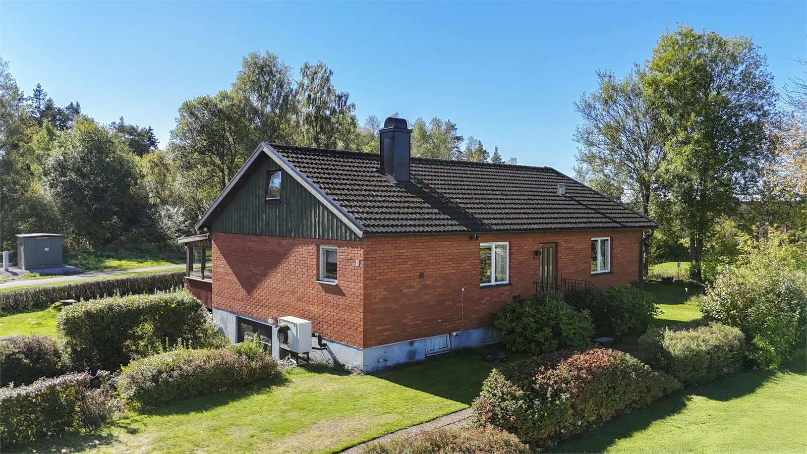Bild 1 av 17 på Sommarvägen 1