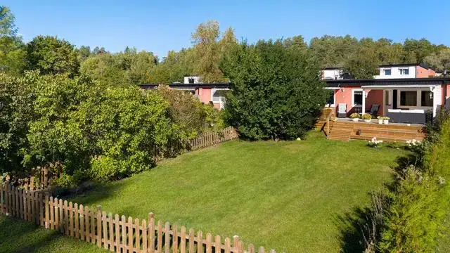 Semi-detached/terraced, 4 rooms, 105 m² in Salem
