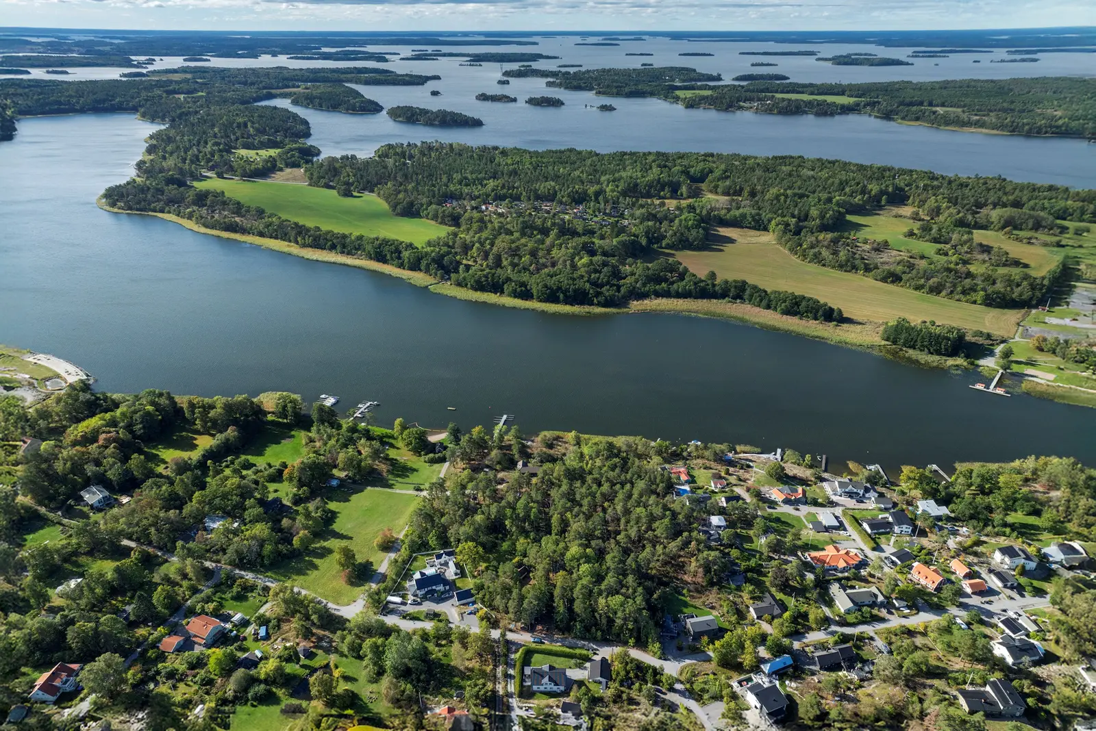 Villa, Kristinetorpsvägen 24, Upplands-Bro. Bild 1 av 1