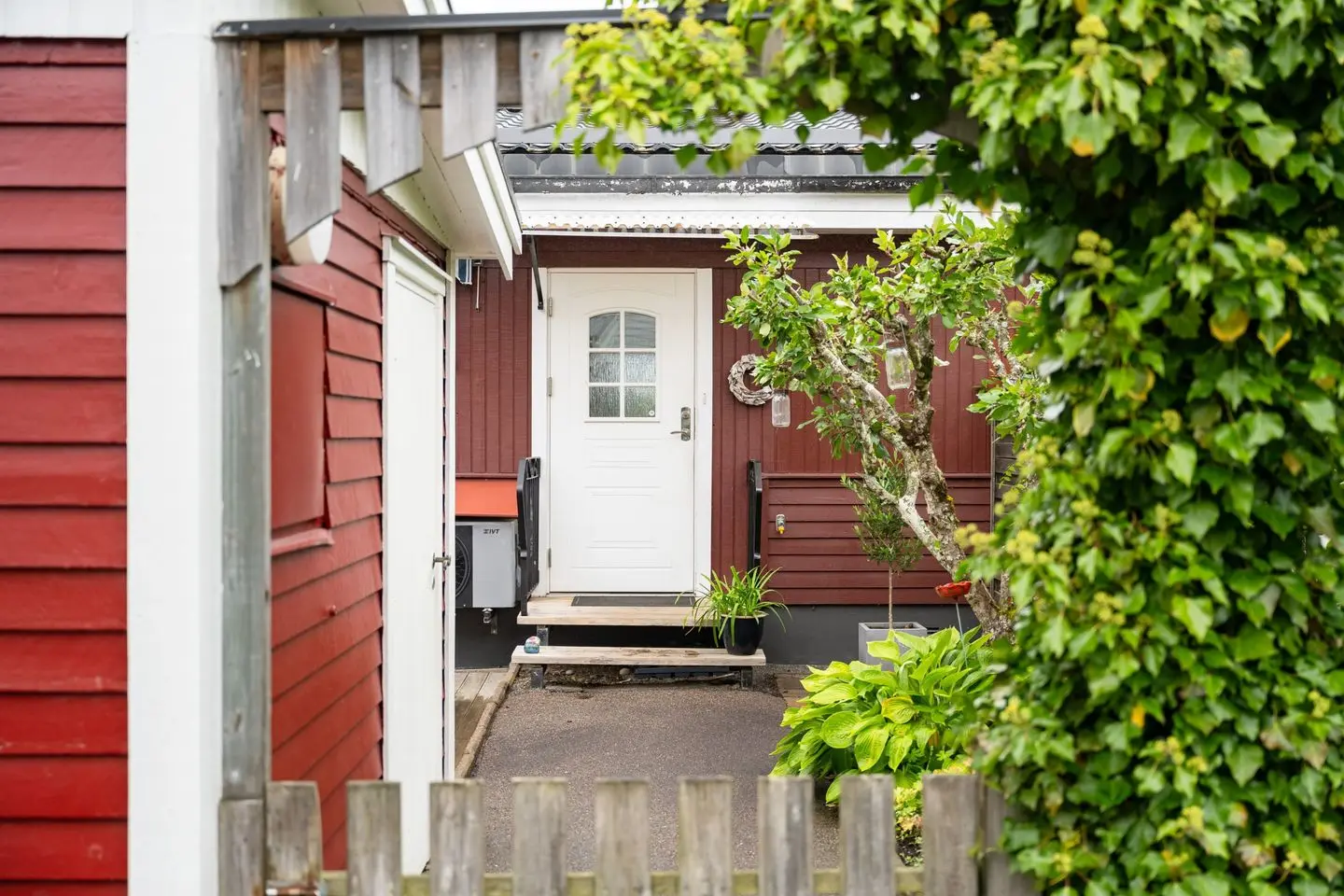 Bild 1 av 33 på Marsvägen 3B