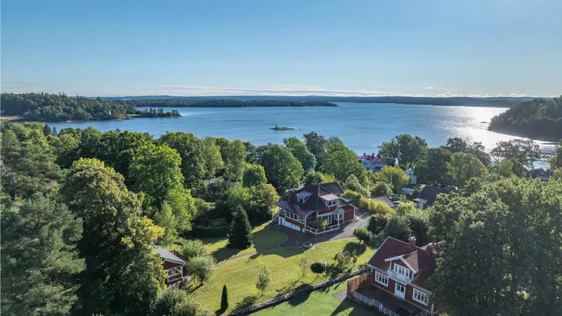House, 5 rooms, 238 m² in Gråbo