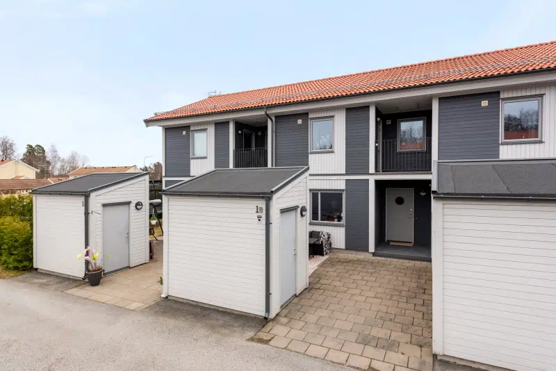 Semi-detached/terraced, 4 rooms, 112 m² in Rimbo - Västertorp