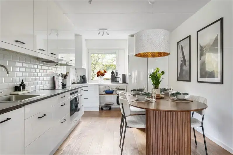 Apartment, 4 rooms, 107 m² in Viksjö