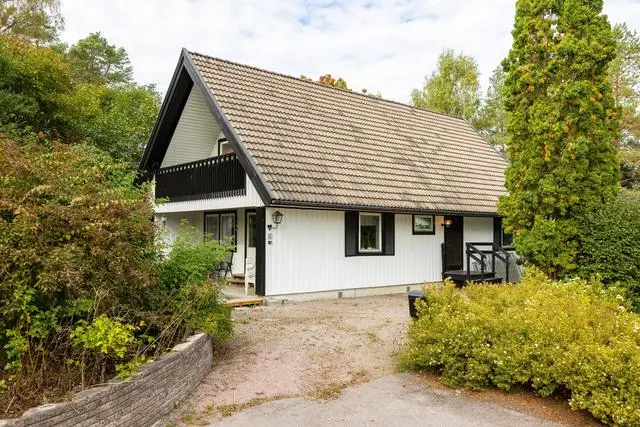 Bild 1 av 38 på Snickarvägen