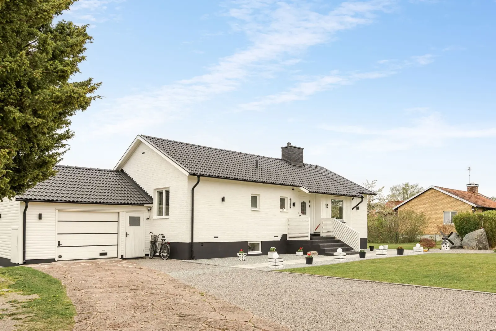 Bild 1 av 25 på Sandgatan 15