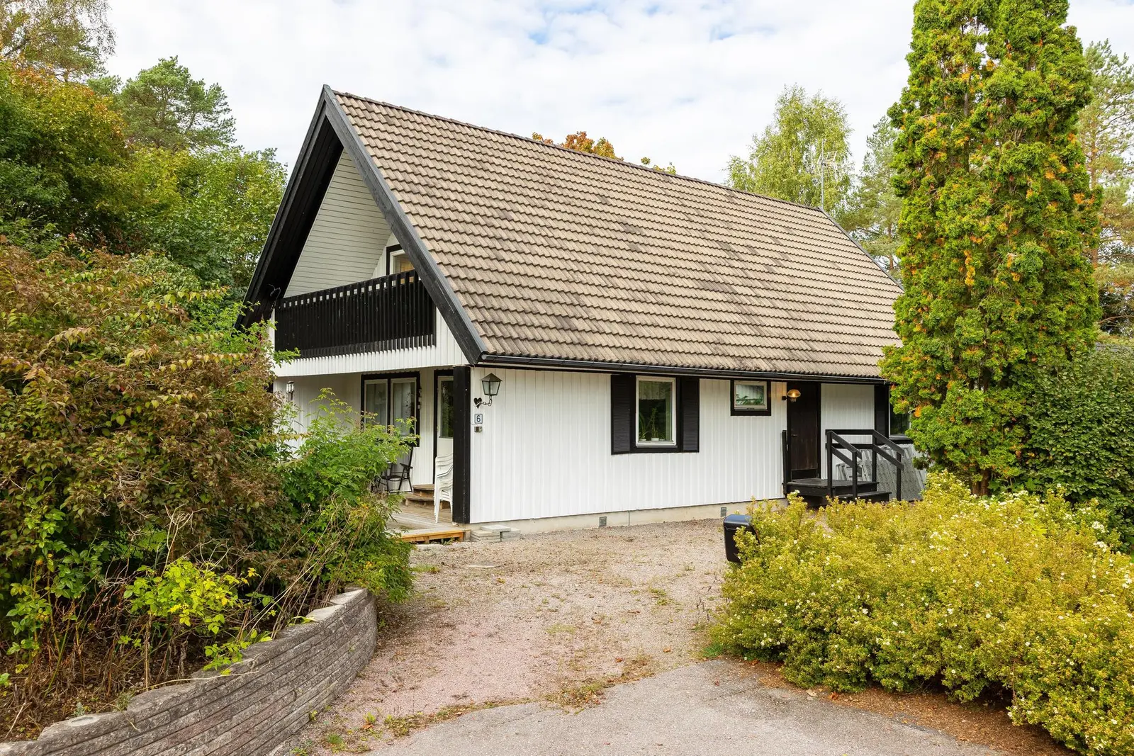 Bild 1 av 38 på Snickarvägen
