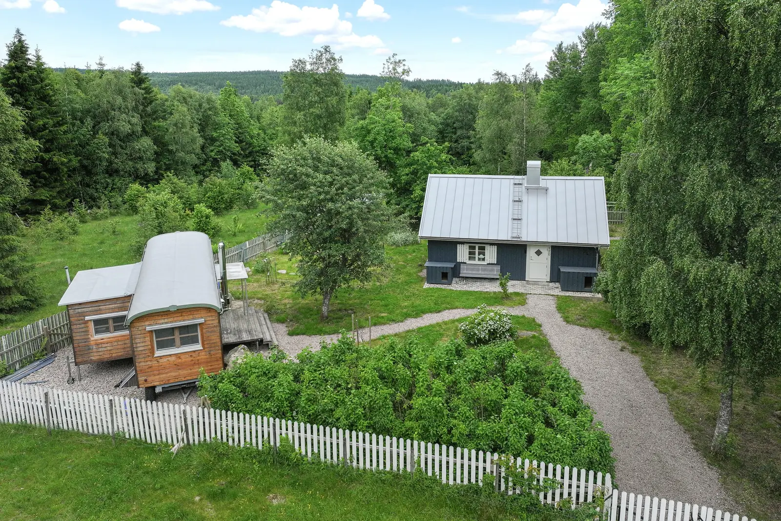 Bild 1 av 27 på Brogården 120