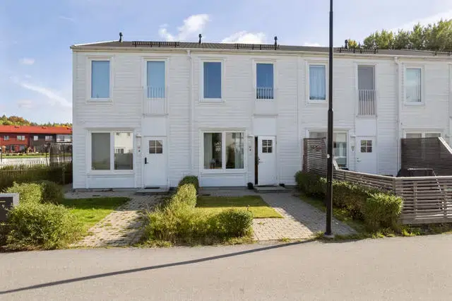 Par-/radhus, 4 rum, 100 m² i Västerhaninge