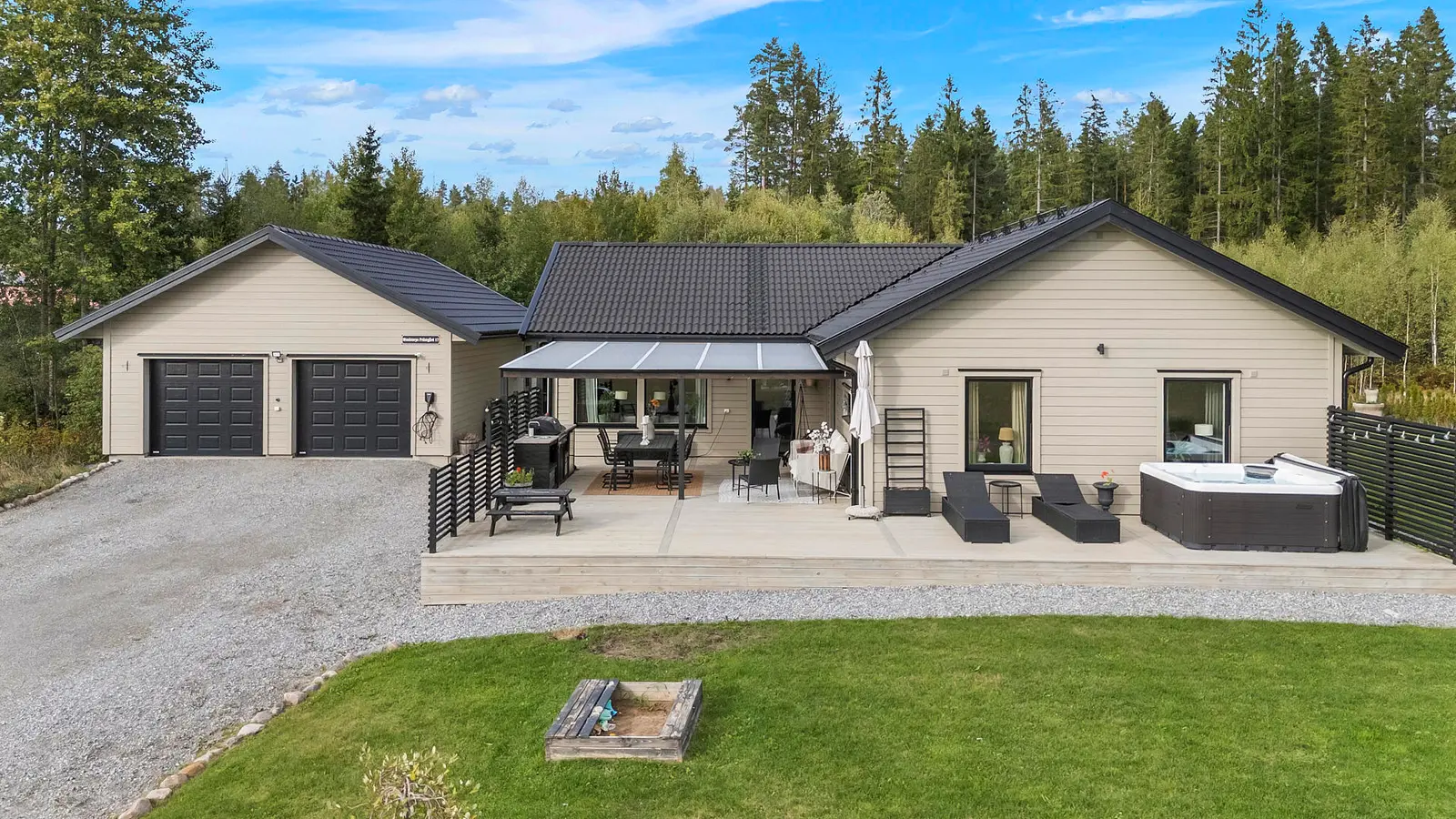 Image 1 of 41 of Munktorps prästgård