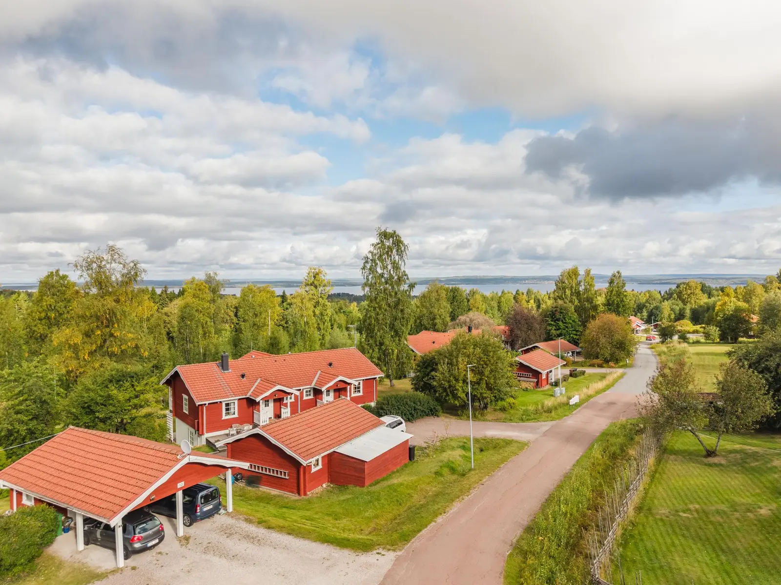 Image 1 of 41 of Plintsberg Lisslinda