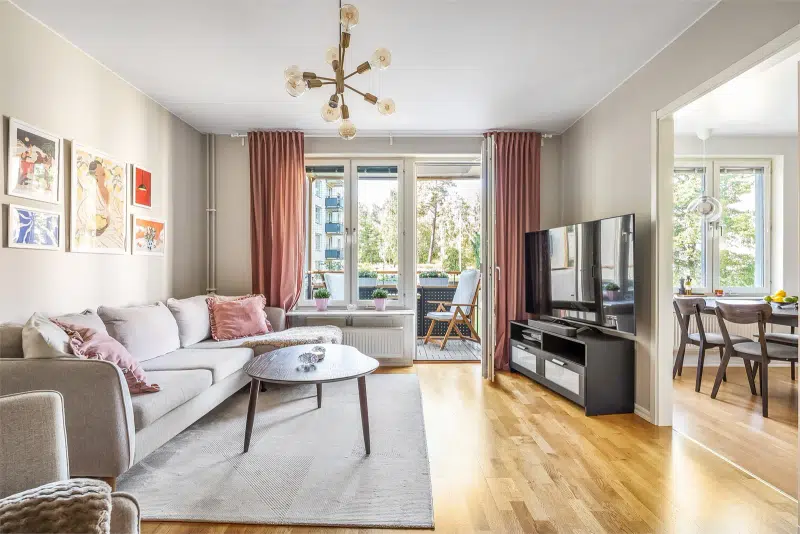 Lägenhet, 1 rum, 53 m² i Solna