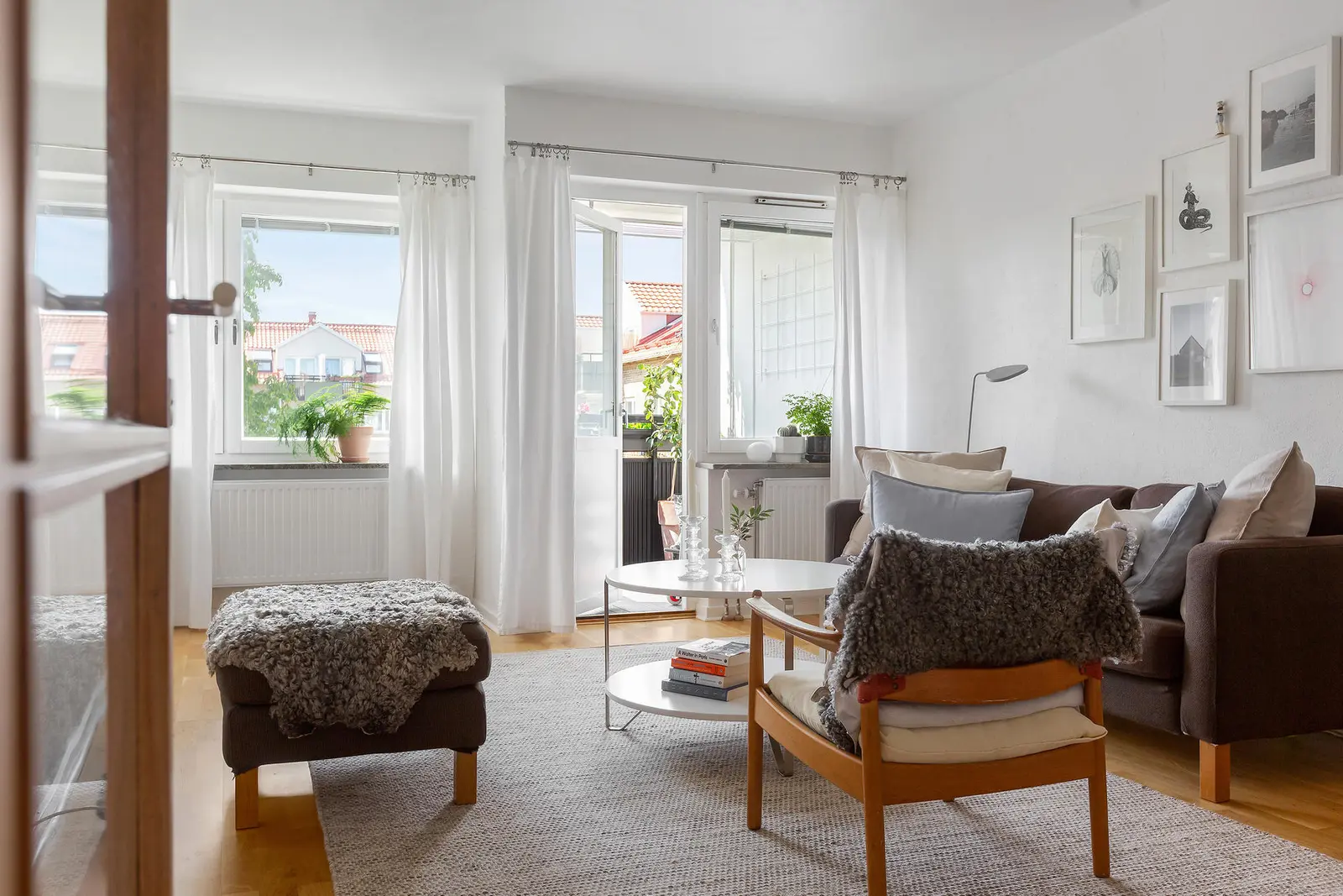 Image 1 of 18 of Vasagatan 7B