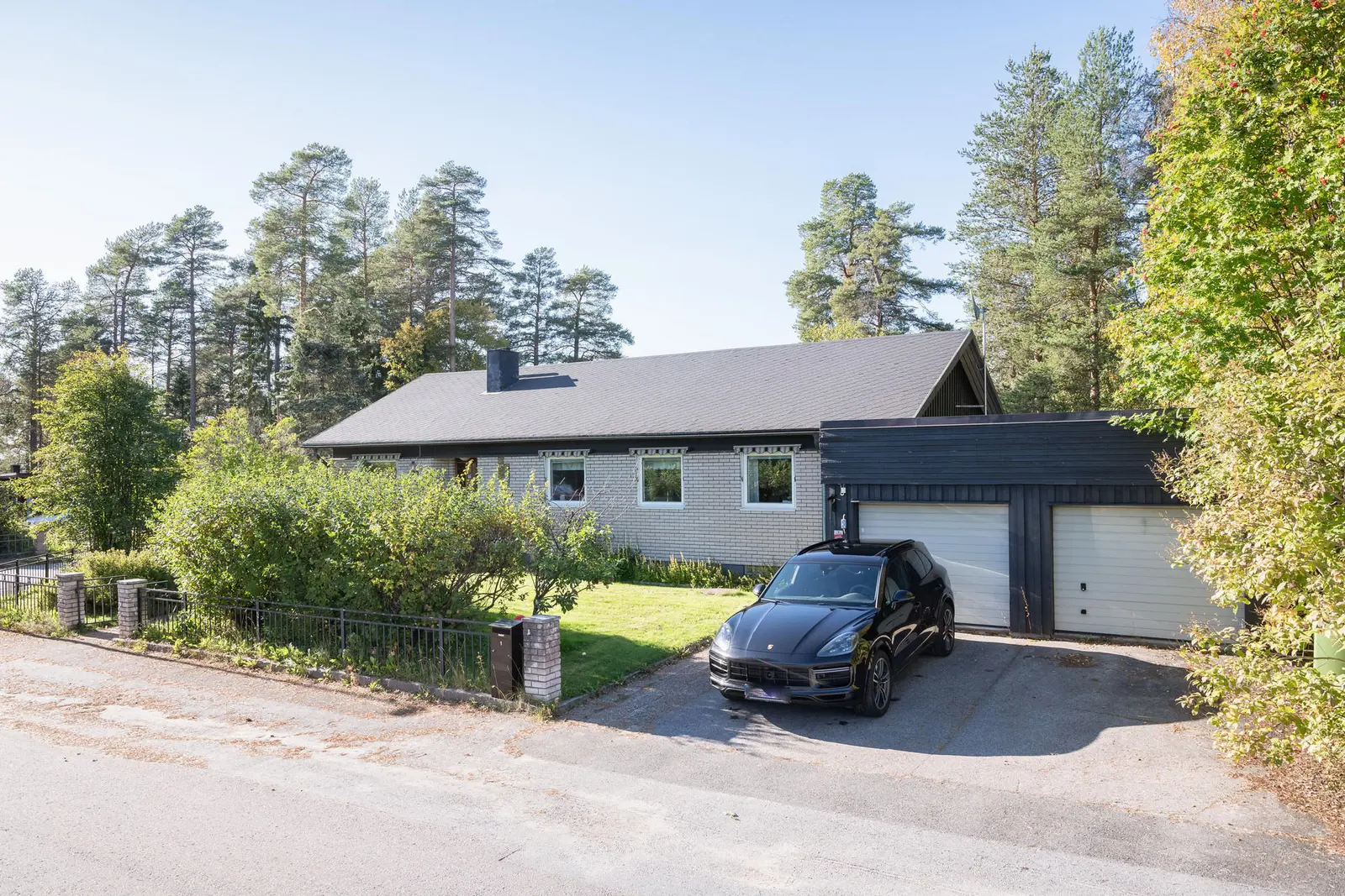 Bild 1 av 41 på Prickgränd