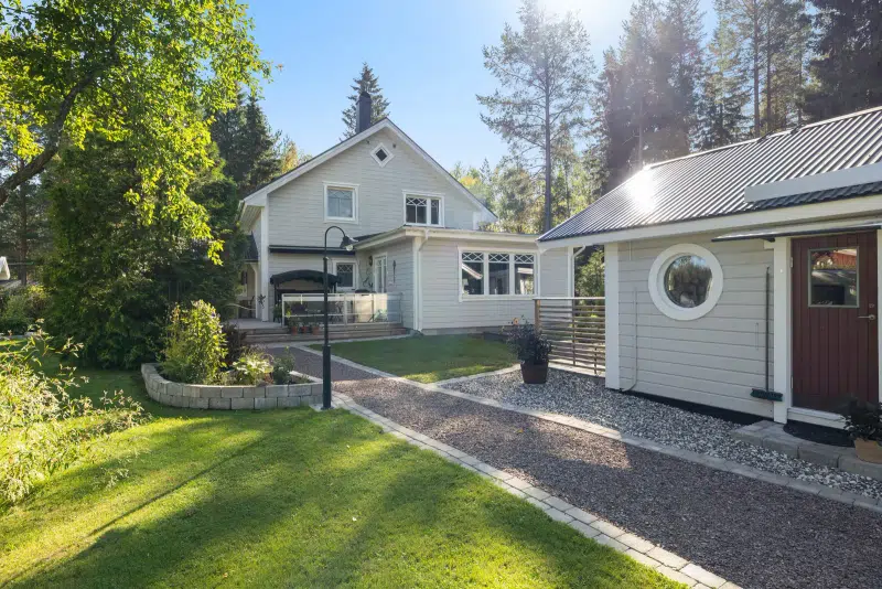 Villa, 5 rum, 142 m² i Avan