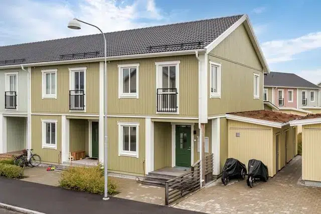 Semi-detached/terraced, 5 rooms, 120 m² in Vikingstad