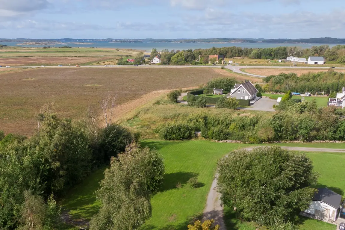 Bild 1 av 11 på Del av Glänna väg 26