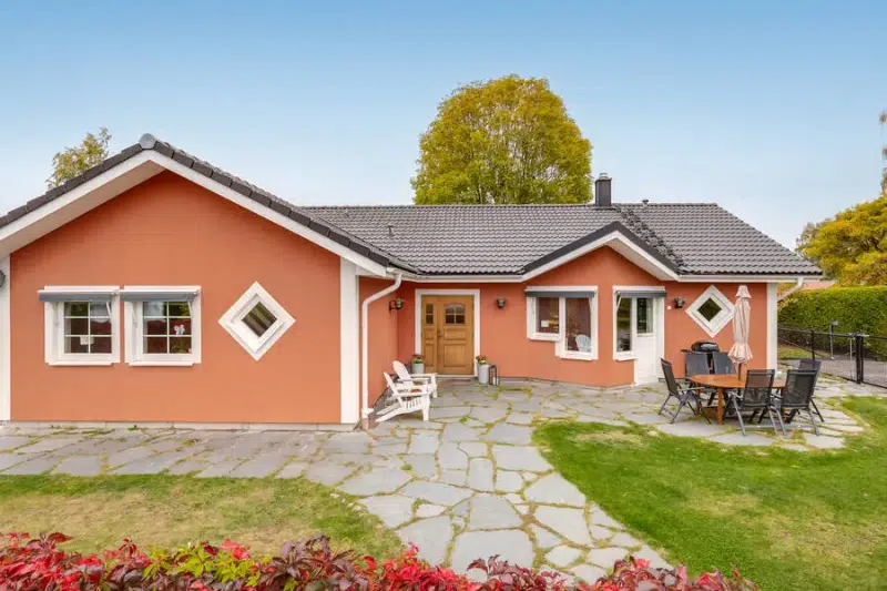 House, 5 rooms, 150 m² in Tåby