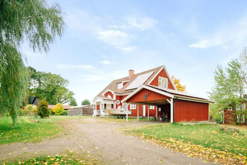 House, 8 rooms, 225 m² in Mariestad