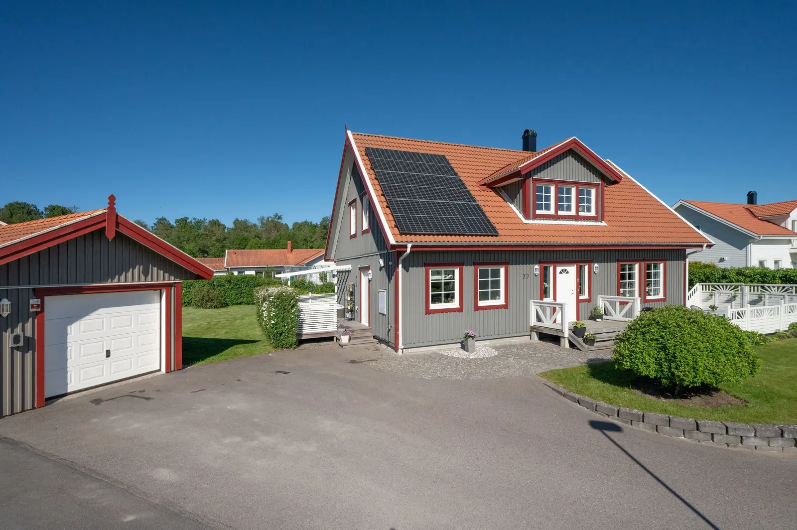 Image 1 of 1 of Segerkransvägen 17