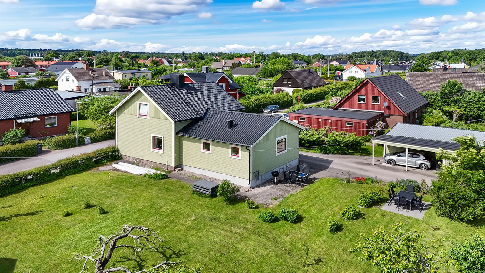 Bild 1 av 33 på Snickarvägen