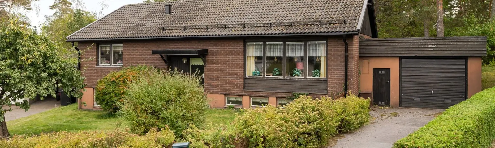 Image 1 of 1 of Violvägen 13