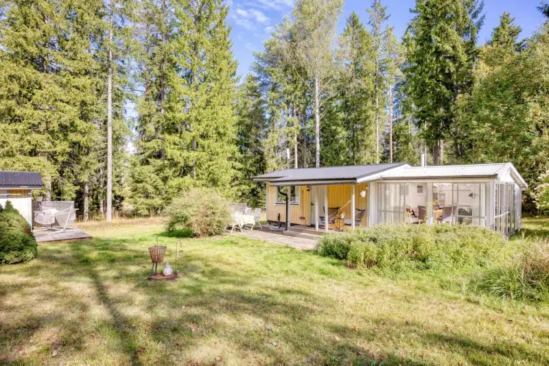 Holiday home, 3 rooms, 36 m² in Järlåsa