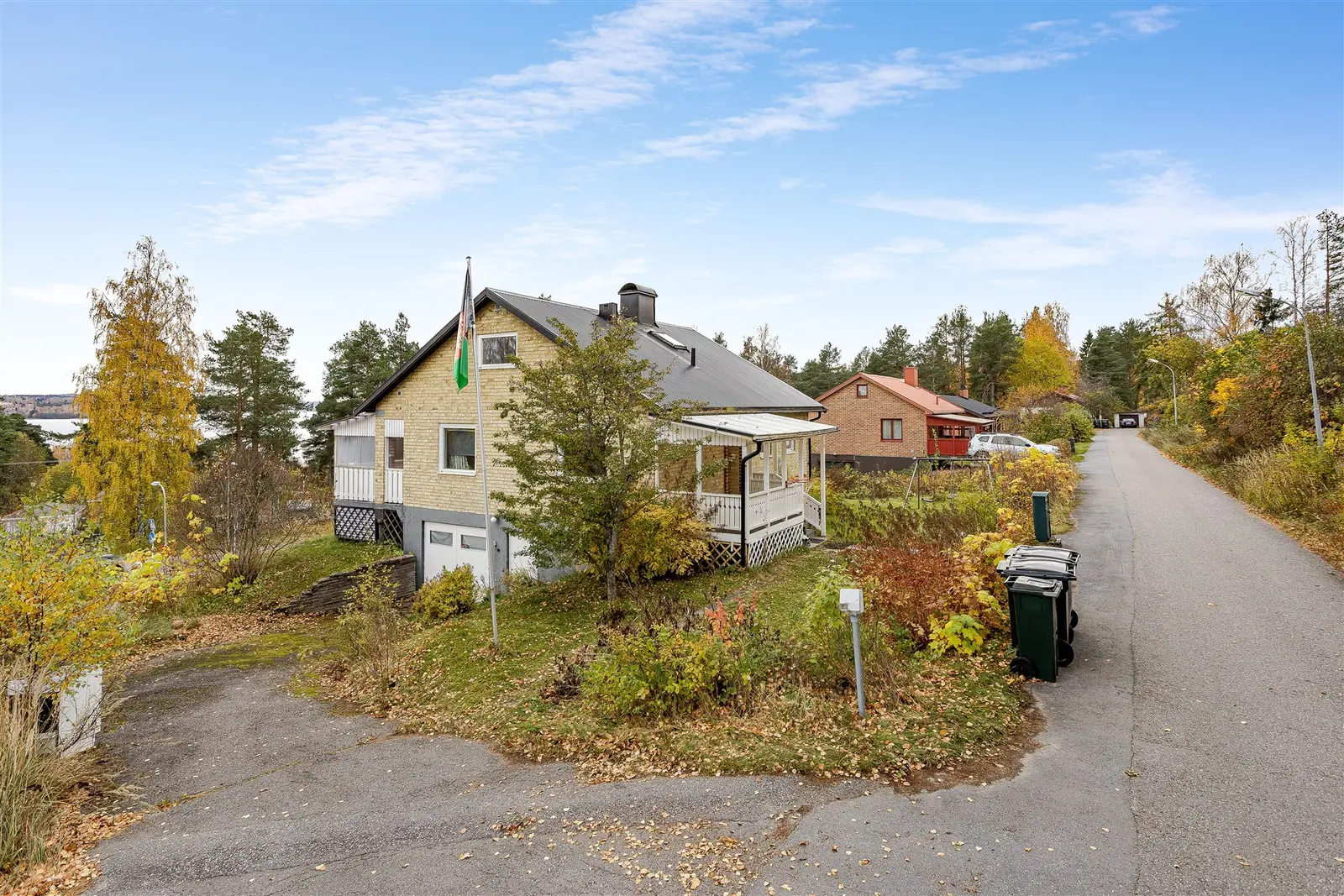 Bild 1 av 35 på Solgränd 8