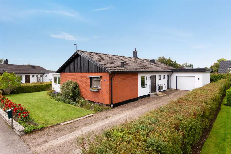 House, 4 rooms, 100 m² in Hjärnarp