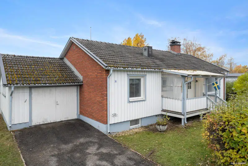 House, 5 rooms, 92 m² in Opebacken