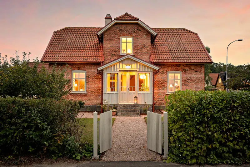 Villa, 8 rum, 215 m²