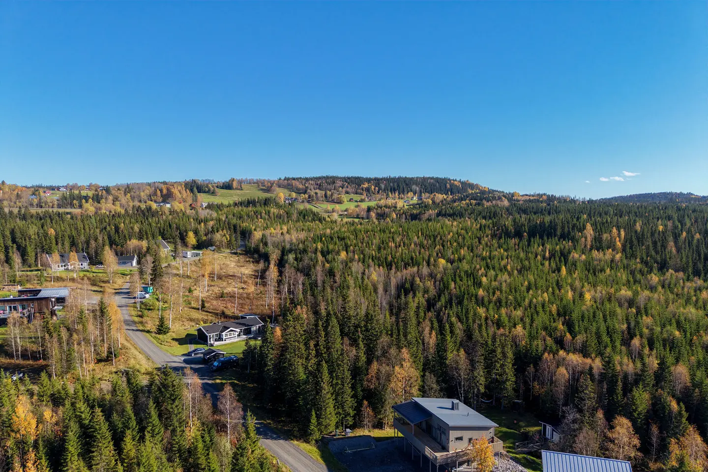 Bild 1 av 7 på Brattland 519