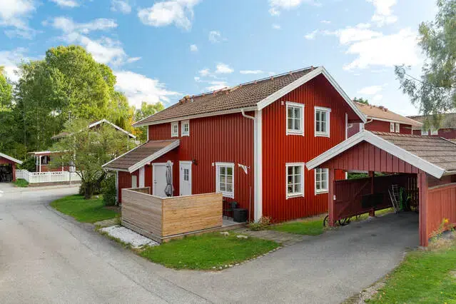 House, 5 rooms, 113 m² in Stigtomta