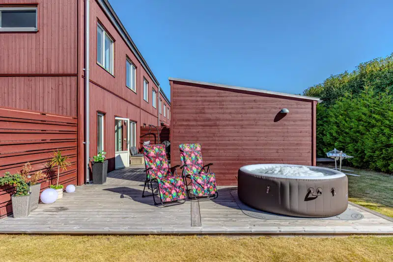Semi-detached/terraced, 5 rooms, 114 m² in Borsökna