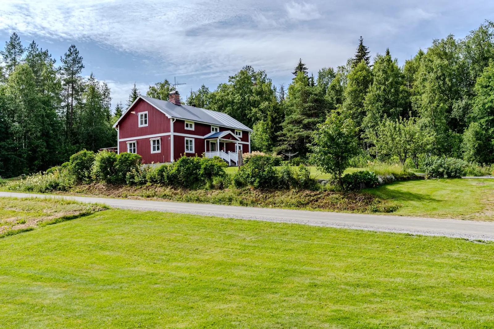 Image 1 of 31 of Blacke 19