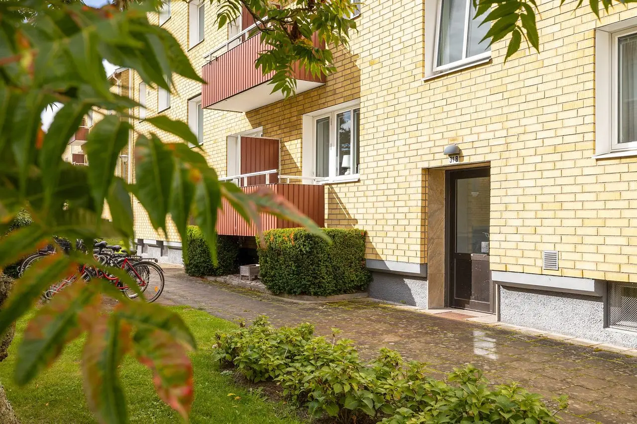 Image 1 of 14 of Björngatan 31B