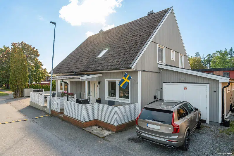 Semi-detached/terraced, 5 rooms, 120 m² in Brunna