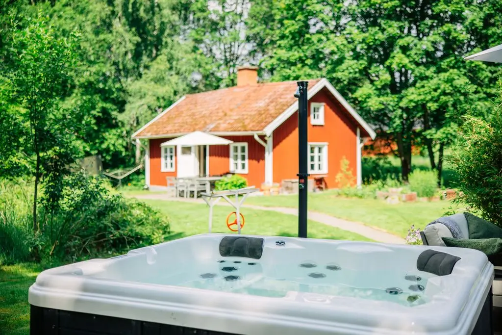 Bild 1 av 1 på Ullervadsvägen 1