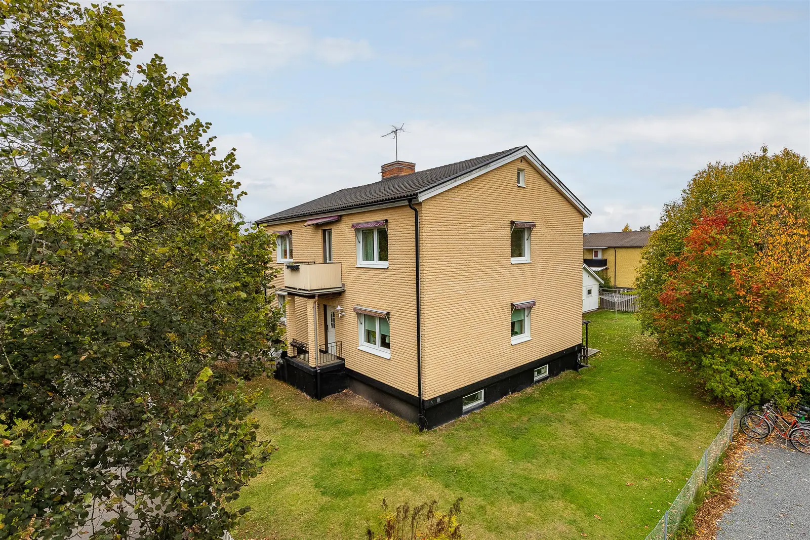 Image 1 of 41 of Vasagatan 52
