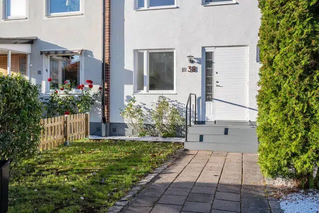 Villa, 5 rum, 98 m² i Hageby