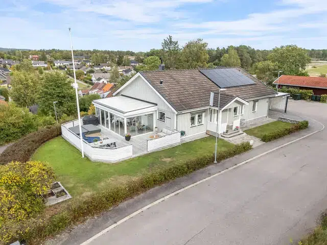 Villa, 8 rum, 140 m² i Högby