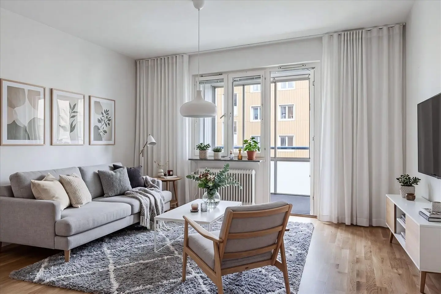 Image 1 of 1 of Parkgatan