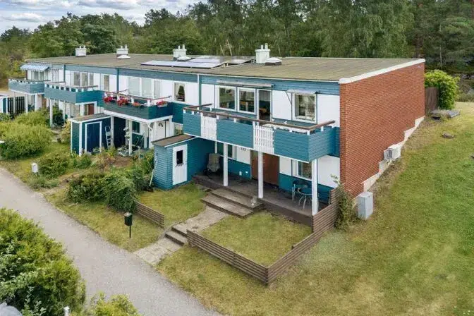 Semi-detached/terraced, 6 rooms, 119 m² in Skärholmen