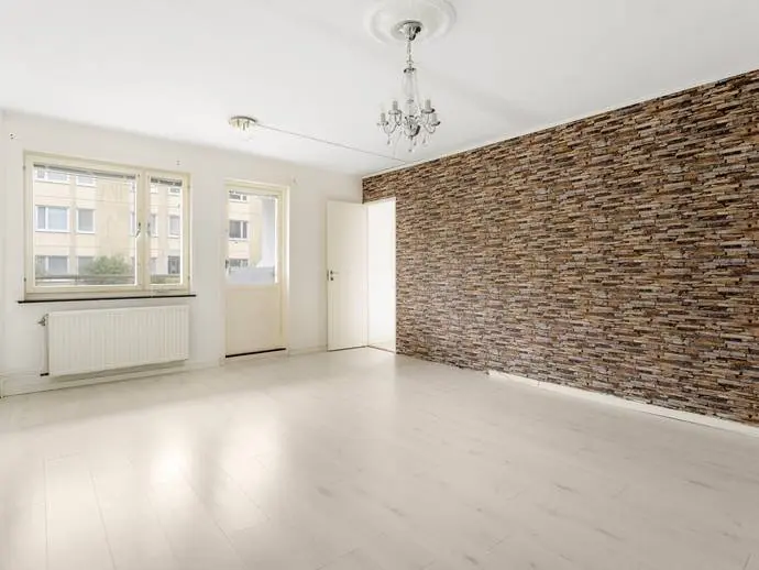Bild 1 av 1 på Elinsborgsbacken 31