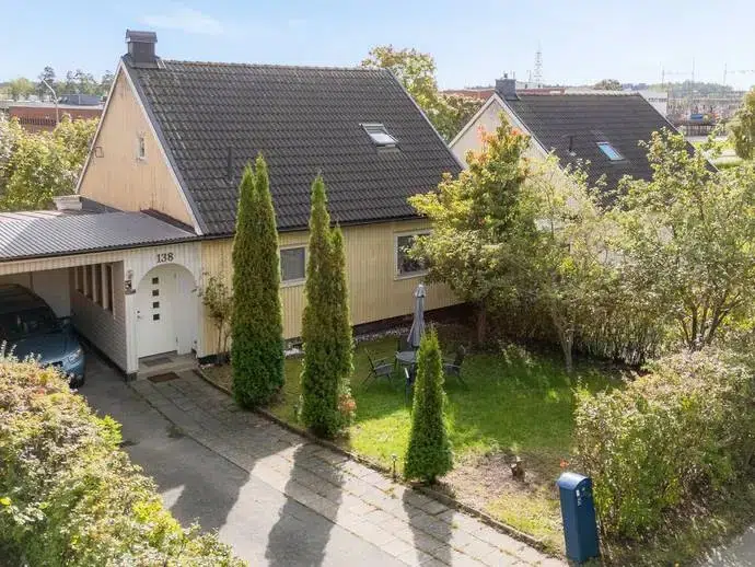 Apartment, 7 rooms, 122 m²