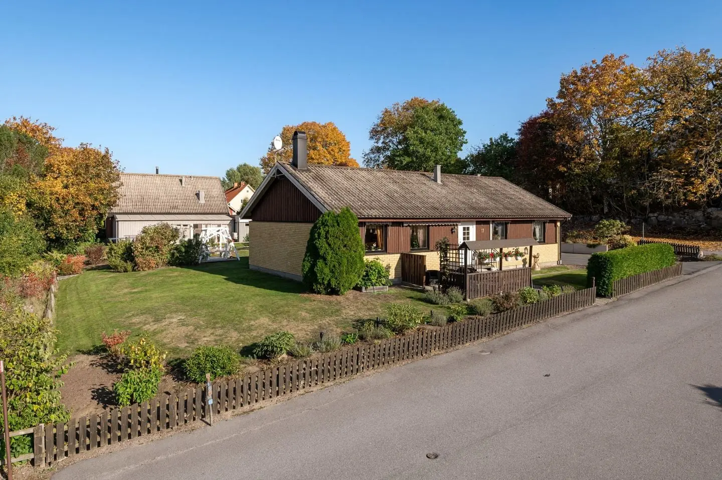 Villa, Råckavägen, Tjällmo. Bild 1 av 1