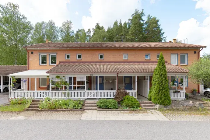 Par-/radhus, Jupitergatan 28, Märsta. Bild 1 av 1