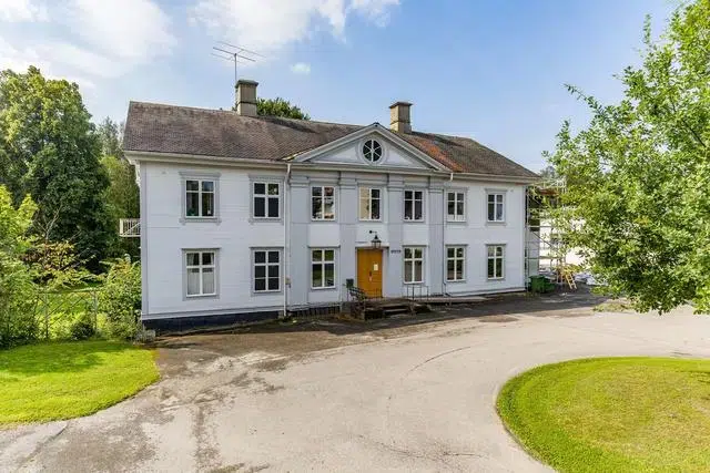 Lägenhet, 6 rum, 3892 m² i Örebro