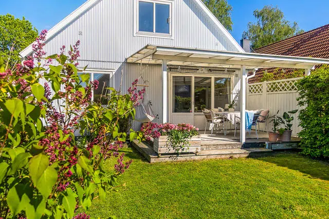 Villa, Filippavägen 4, Ekerö. Bild 1 av 1